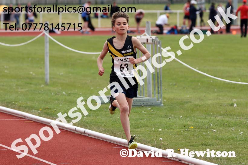 Boys under-13s 1500 metres, North Eastern Track and Fields Champs., Middlesbrough. Photo: David T. Hewitson/Sports for All Pics
